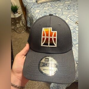 New Era Gray Cap with Embroidered Logo Utah Jazz